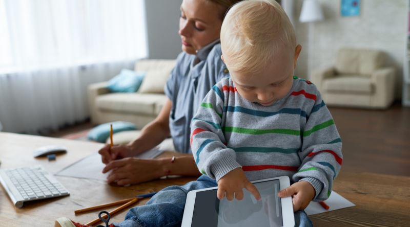 0-4 Yaş 3T: Televizyon, Tablet, Telefon Kullanımının Çocuk Gelişimine Etkisi