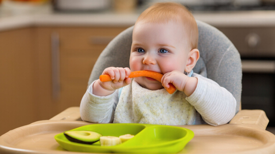 BLW Yöntemi Nedir? Bebek Liderliğinde Ek Gıdaya Geçiş